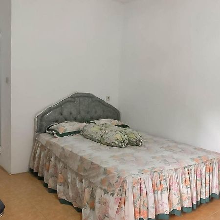 Rumah Panggung Guest House Syariah Mitra Reddoorz Чиребон Экстерьер фото
