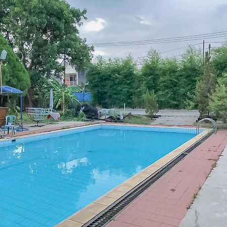 Rumah Panggung Guest House Syariah Mitra Reddoorz Чиребон Экстерьер фото