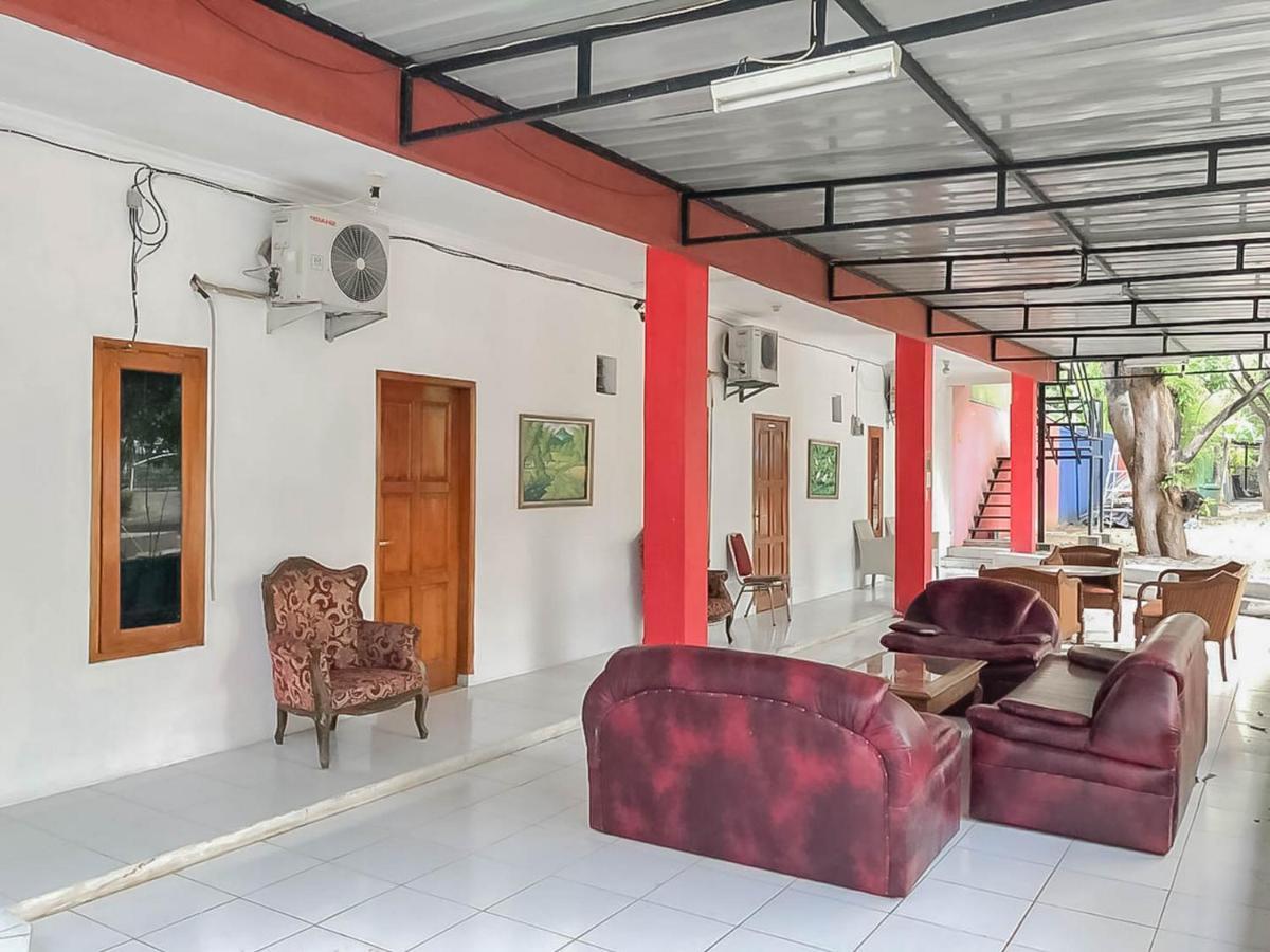 Rumah Panggung Guest House Syariah Mitra Reddoorz Чиребон Экстерьер фото